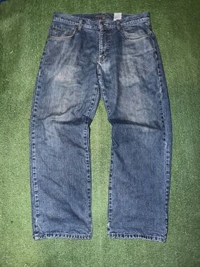 Eddie Bauer Men's Vintage Wash Blue Relaxed Jeans